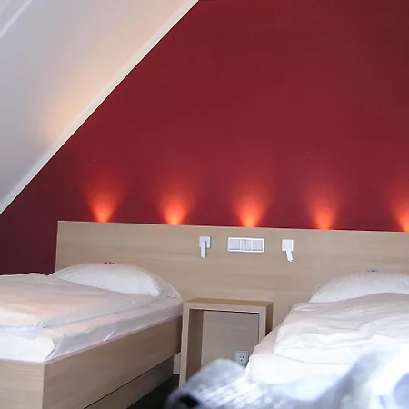 Zur Promenade Hotel