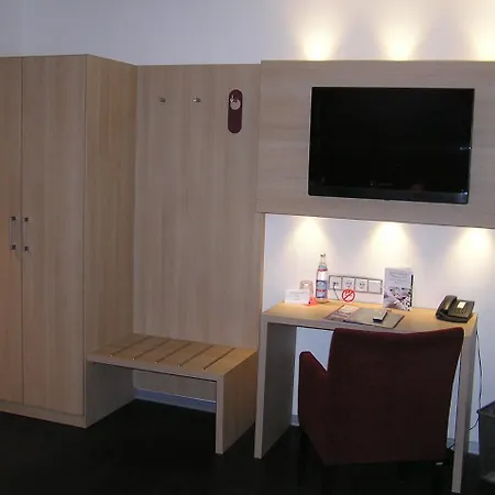 Zur Promenade Hotel 3*